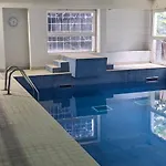 Esprit Vintage Avec Piscine, Proche Du Metro