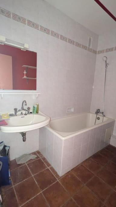 Esprit Vintage Avec Piscine, Proche Du Metro Appartement