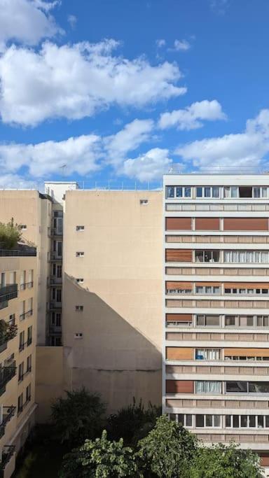 Appartement Esprit Vintage Avec Piscine, Proche Du Metro Parijs
