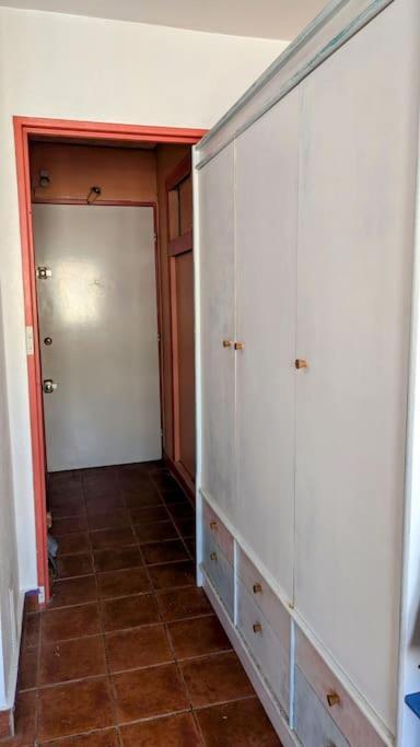 Appartement Esprit Vintage Avec Piscine, Proche Du Metro Parijs